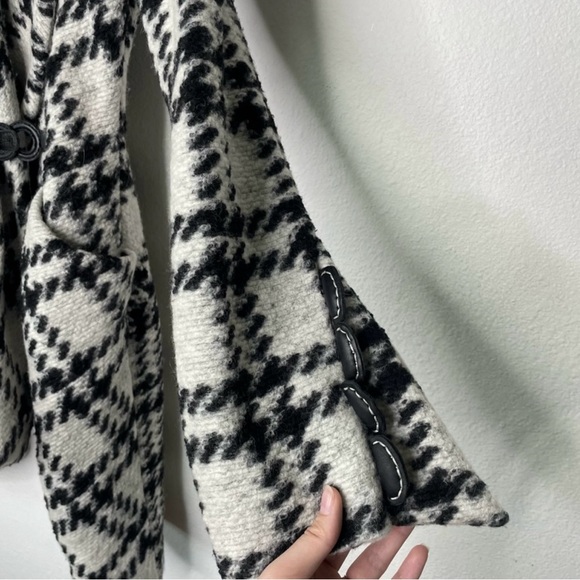 L.A.M.B. Gwen Stefani White Plaid Wool Blend Shawl Collar Asymmetrical Wrap Coat - Picture 9 of 9